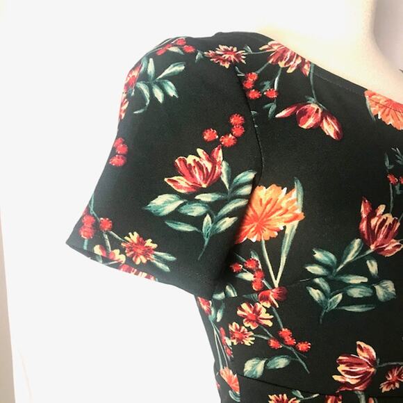 V). B. Darlin Floral Fit Flare Dress Black Red 9/10 - Picture 6 of 10